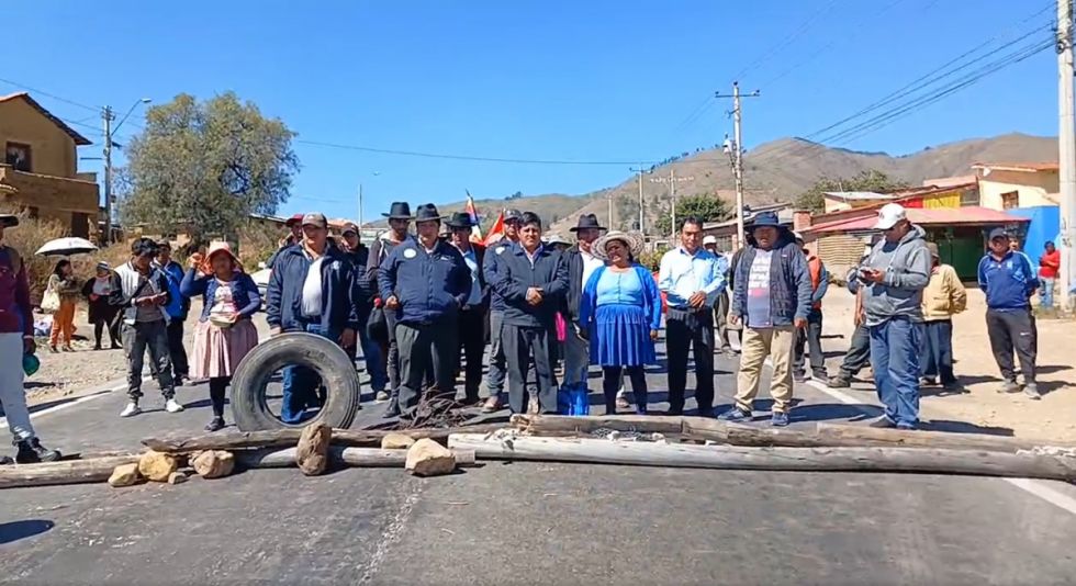 ‘Evistas’ instruyen que todas las carreteras del país deban estar bloqueadas desde el miércoles