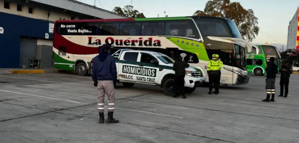 Hombre fallece en un bus que llegó a Santa Cruz desde Yacuiba
