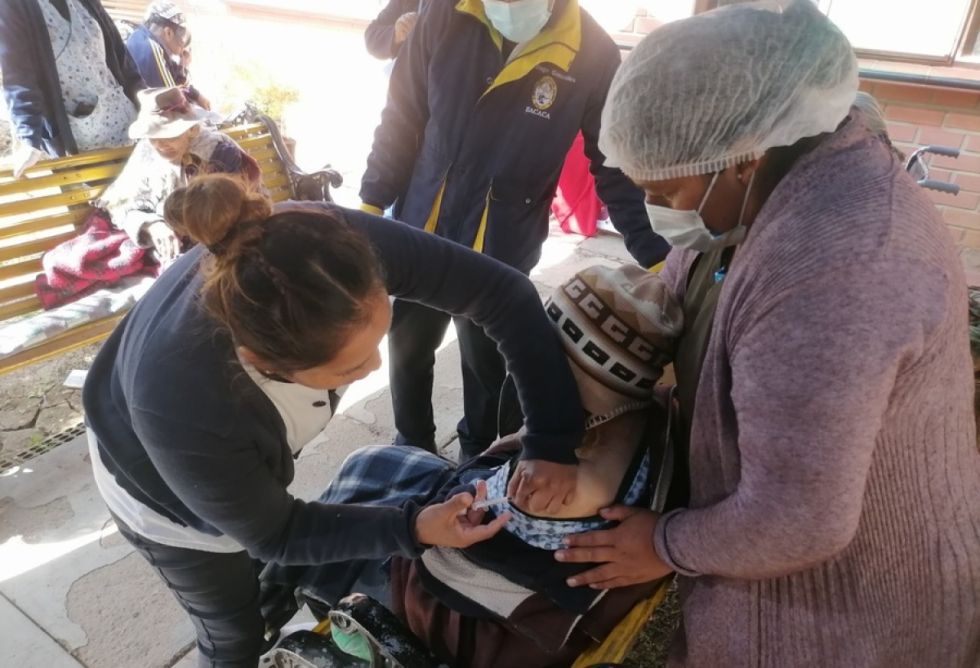 Influenza: Salud reporta bajo porcentaje de vacunación en enfermos crónicos 