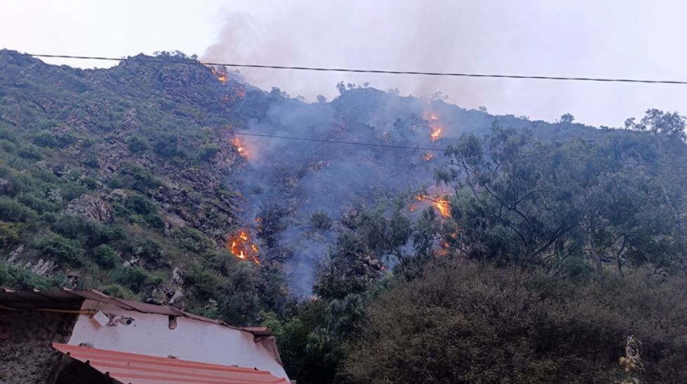 Coimata: Apagan incendio que amenazaba las fuentes de agua