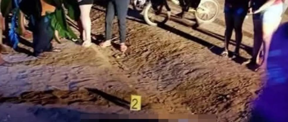 Beni: Tres hombres no pudieron subir a una persona a un auto y la mataron a balazos