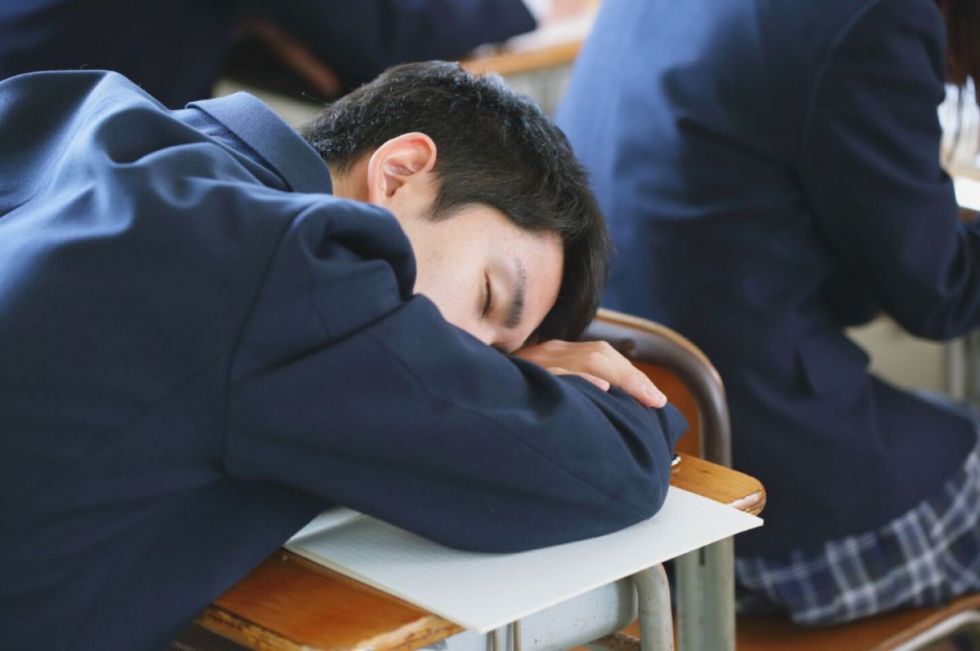 El pediatra Gonzalo Pin alerta de que esto supone un problema porque los menores se encuentran en una etapa de crecimiento