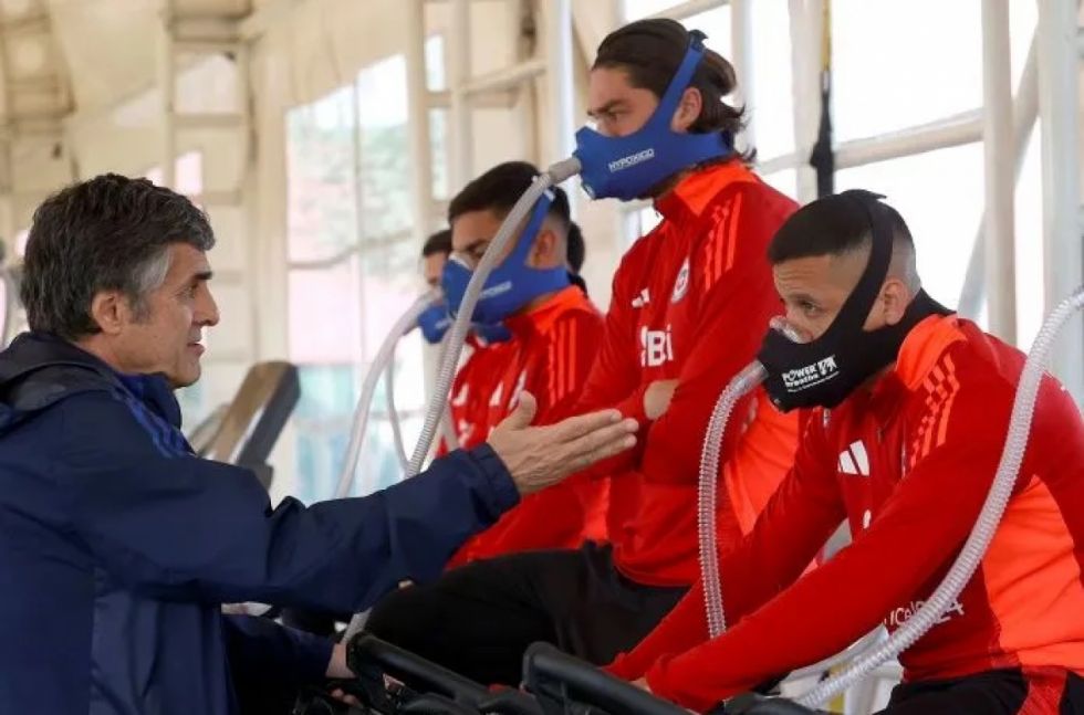 Con equipamiento especial: Así trabajó Chile pensando en adaptarse a El Alto