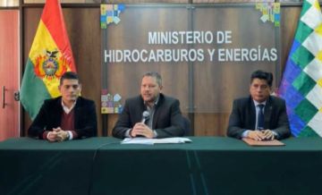 Ministro de Hidrocarburos reporta que bloqueos impiden el paso de 3,5 millones de litros de combustible