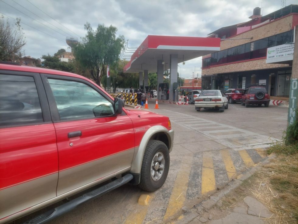 Senador del MAS pide quitar subvención al combustible