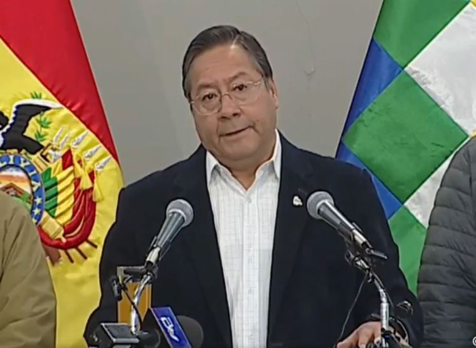 Gobierno instruye a militares y policías a desbloquear rutas tomadas por el evismo