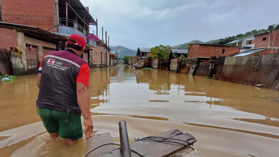 Las minas de oro respaldadas por China inundan pueblos y contaminan ríos de Bolivia