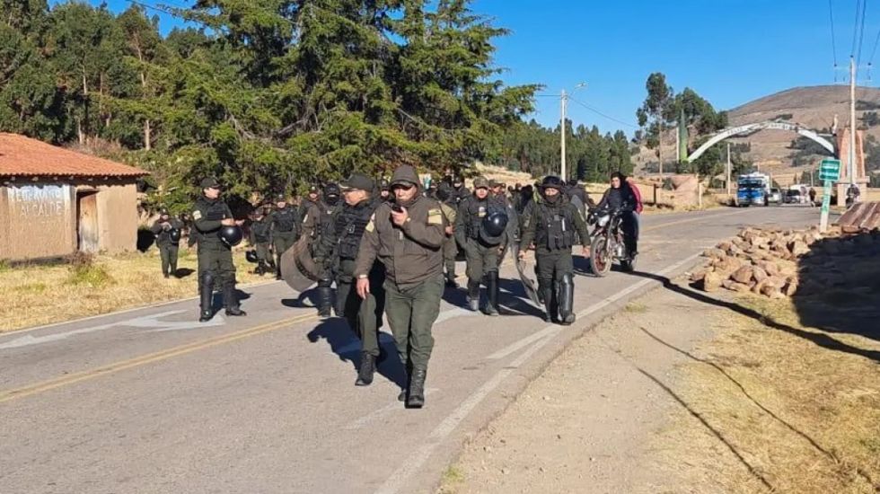 Gobierno informa que se restableció conexión oriente – occidente y que sólo hay bloqueos en el trópico