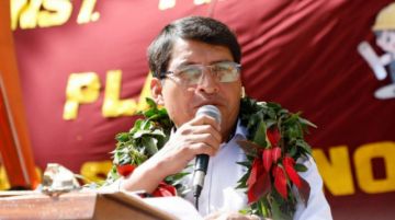 Internan en terapia intensiva al gobernador Damián Condori