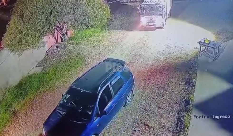 Delincuentes roban camión con cigarros de contrabando