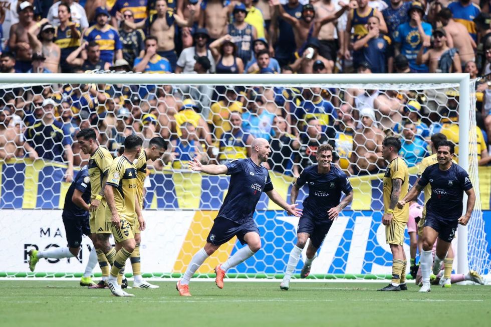 La historia de Christian Gray, el “profesor” del Auckland City que marcó un gol histórico contra Boca 