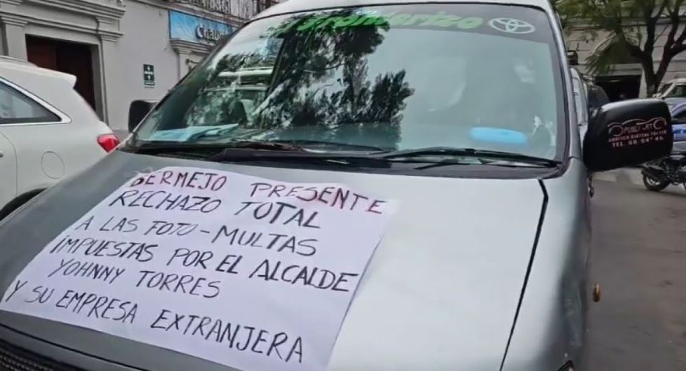 Transportistas marchan en Tarija contra el proyecto de fotomultas