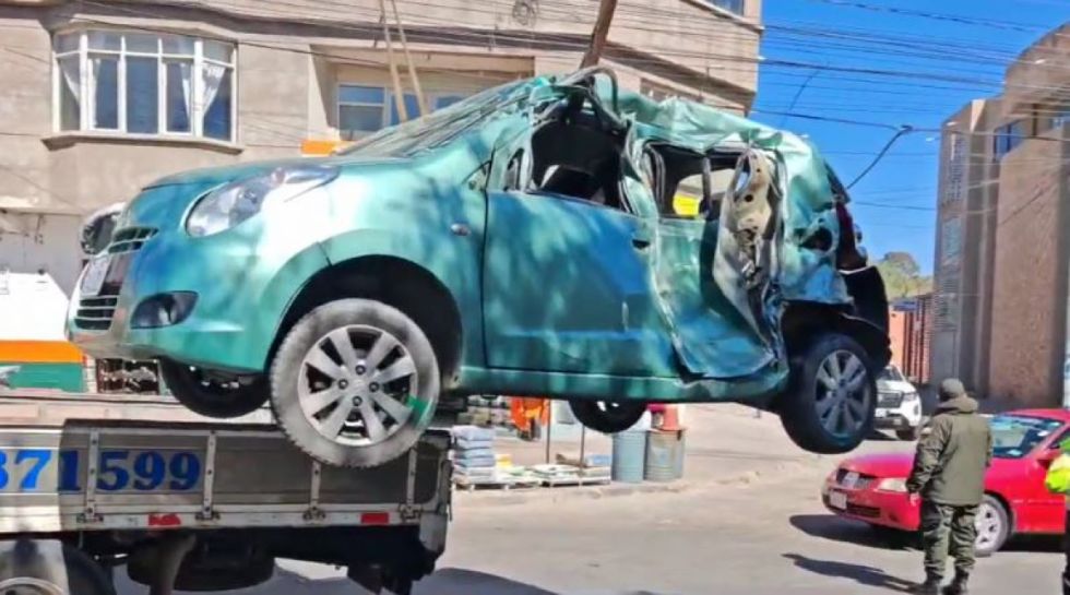 Dos heridos y daños de consideración en accidente en Morros Blancos