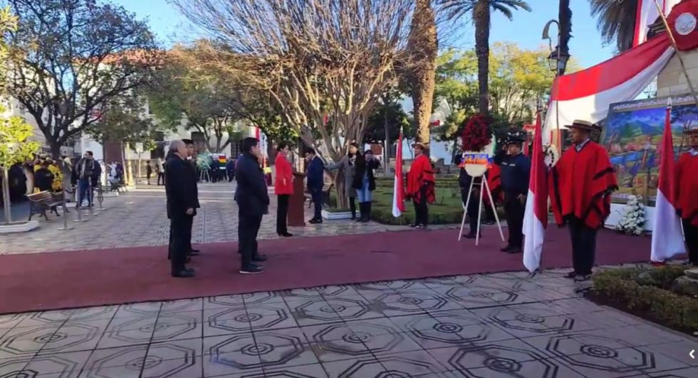 Autoridades e instituciones rinden homenaje a Tarija por sus 451 años de fundación