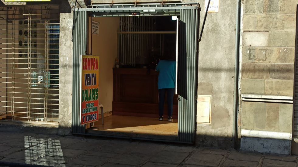 Cambistas respaldan reglas de ASFI, pero piden libertad