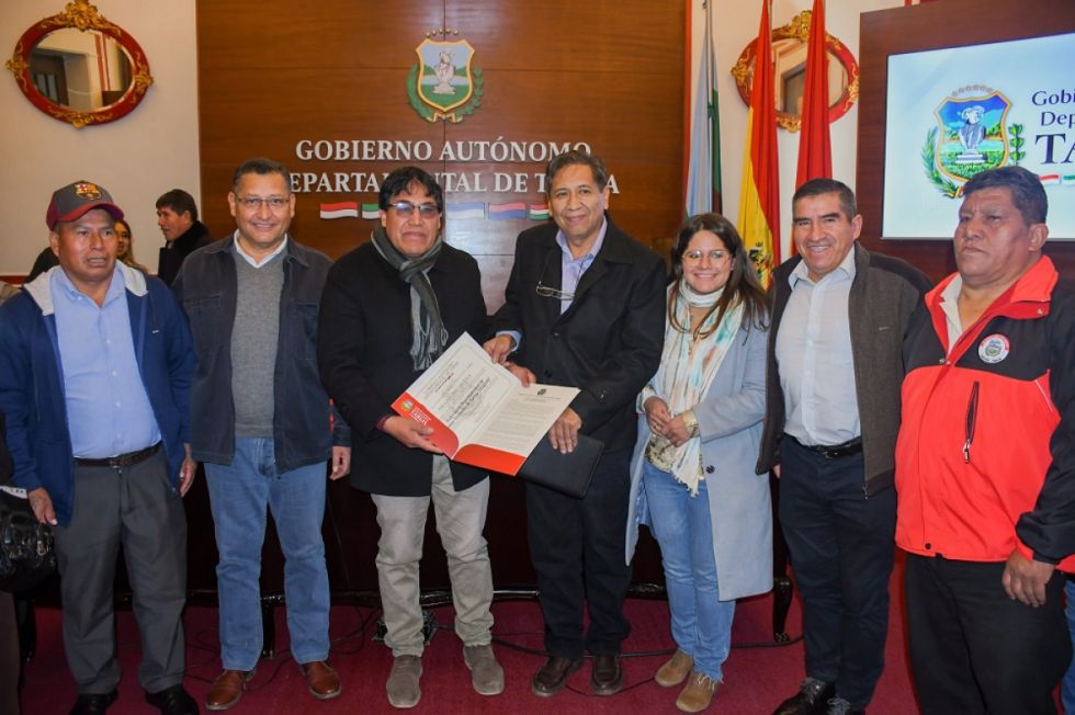 La Gobernación entregó su personería jurídica a la Fedjuve 