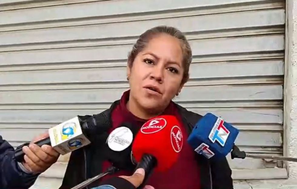 Madre de estudiante golpeado en La Salle protesta por "leve" sanción al director