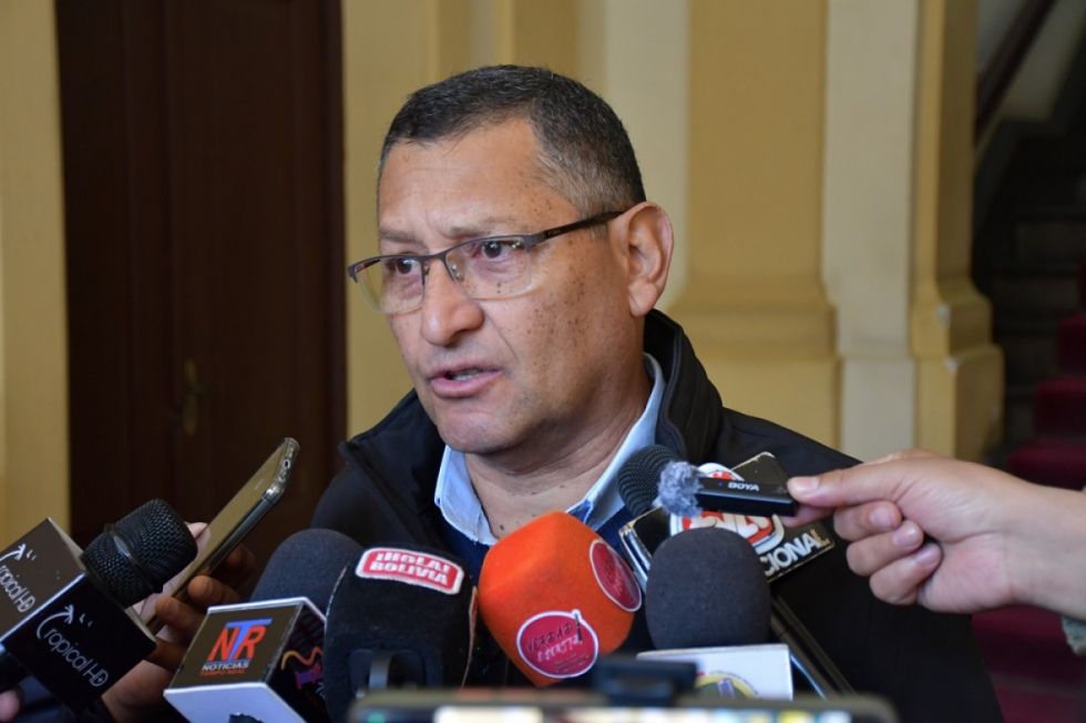 Montes instruye la migración de ítems de salud 