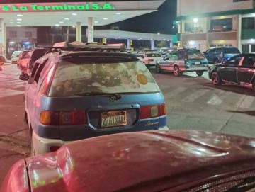 Tarija: YPFB niega escasez, pero los surtidores están colapsados