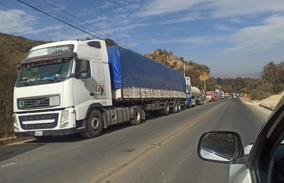 Escasez de carburantes frena la producción y al transporte en Tarija 