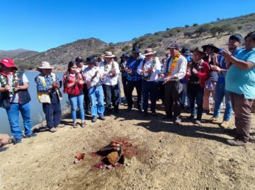 La Alcaldía entrega atajado a productores de Rumicancha 
