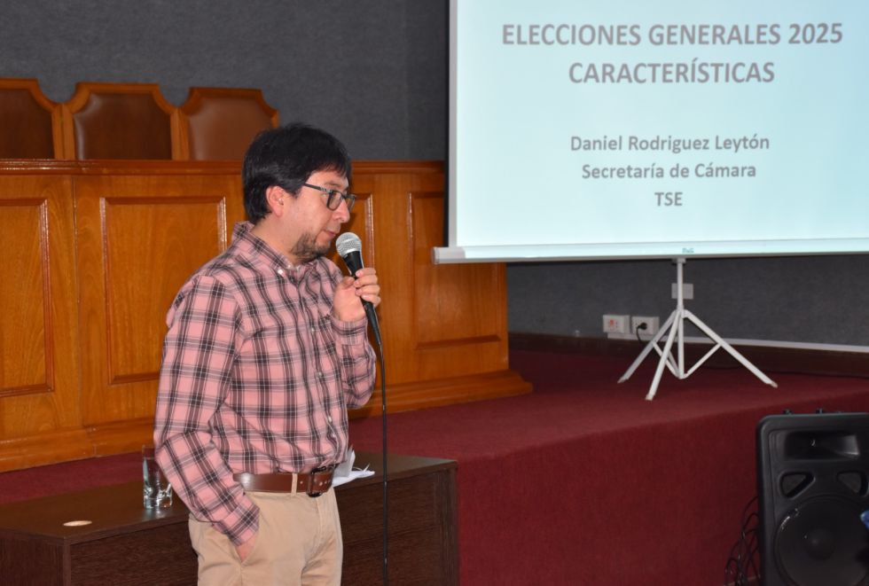 Rumbo al 17A: Capacitan a jueces electorales