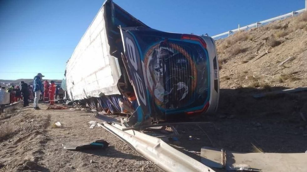 El vuelco de flota deja 5 fallecidos y reabre el debate sobre seguridad vial