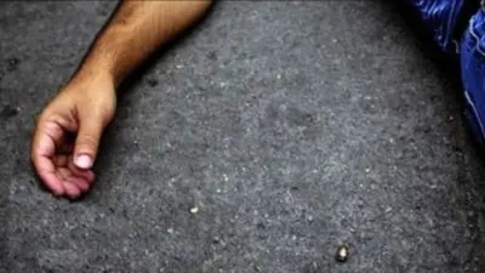 Hallan a un hombre sin vida en una casa