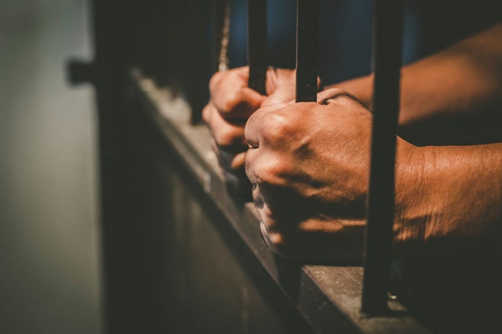 Condenan a sujeto que violó a la sobrina de su expareja