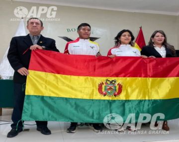 Abanderados de los Panamericanos recibieron la Tricolor boliviana 