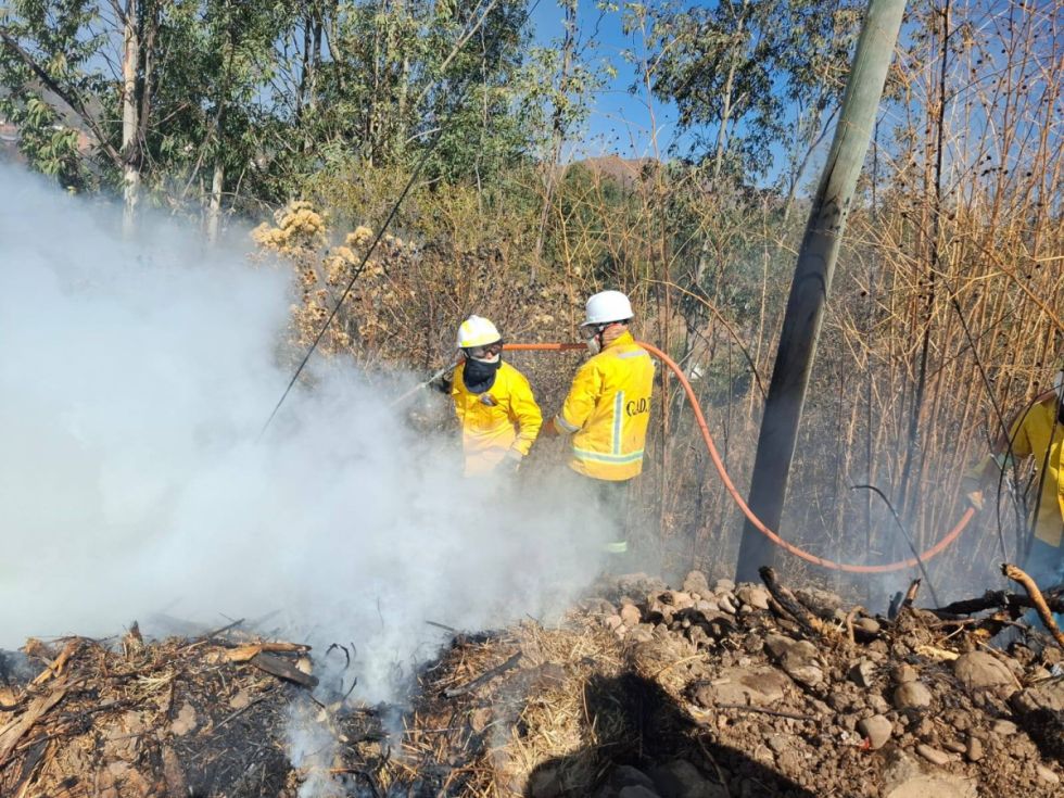 Incendio en Sama: Habilitan punto para acopiar agua y alimentos para los voluntarios  