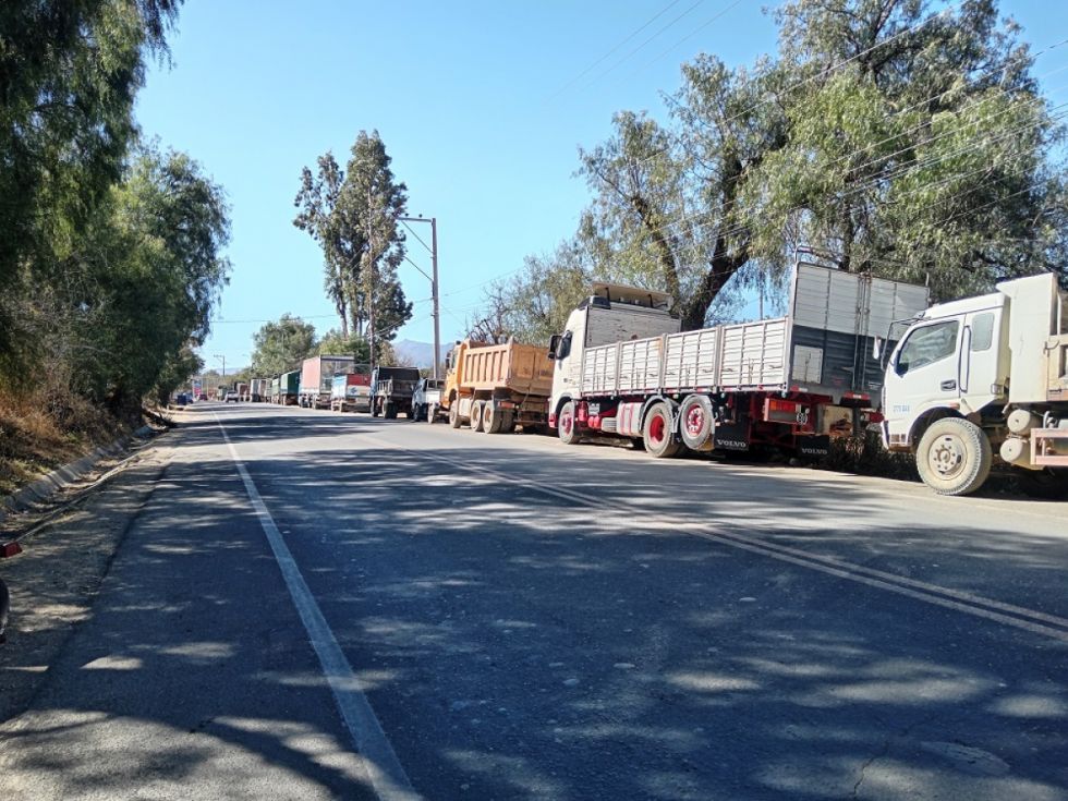 Transporte al borde de la quiebra por la escasez de combustibles