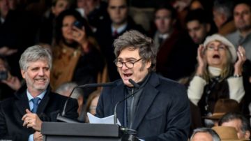 Milei se compromete a dejar de insultar