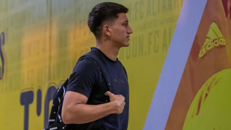 Finalmente saldrá al exterior: El préstamo de Lucas Chávez está encaminado 