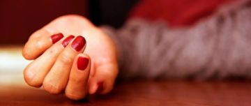 Hombre agrede física y sexualmente a su expareja; la víctima falleció