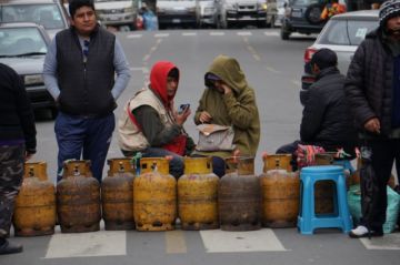 Escasez de gas en Bermejo: vecinos madrugan y hacen largas filas por una garrafa