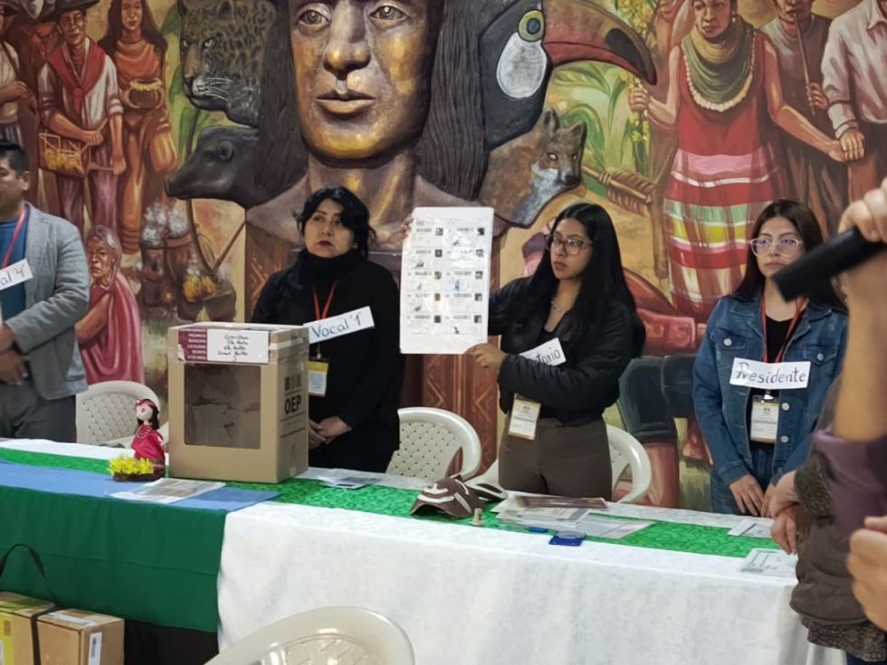 Ultiman detalles para trasladar maletas electorales