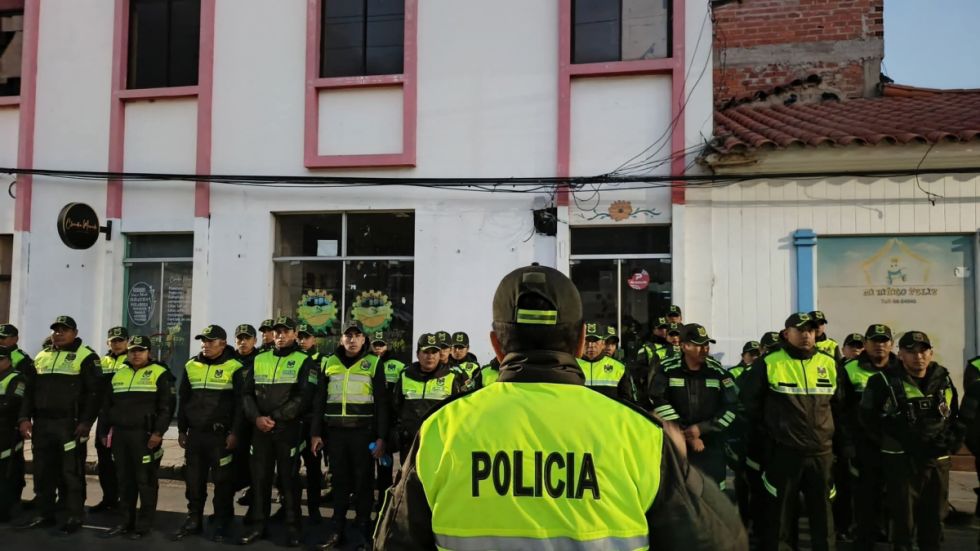 17A: Caen prófugos votando, ebrios y autos sin permiso