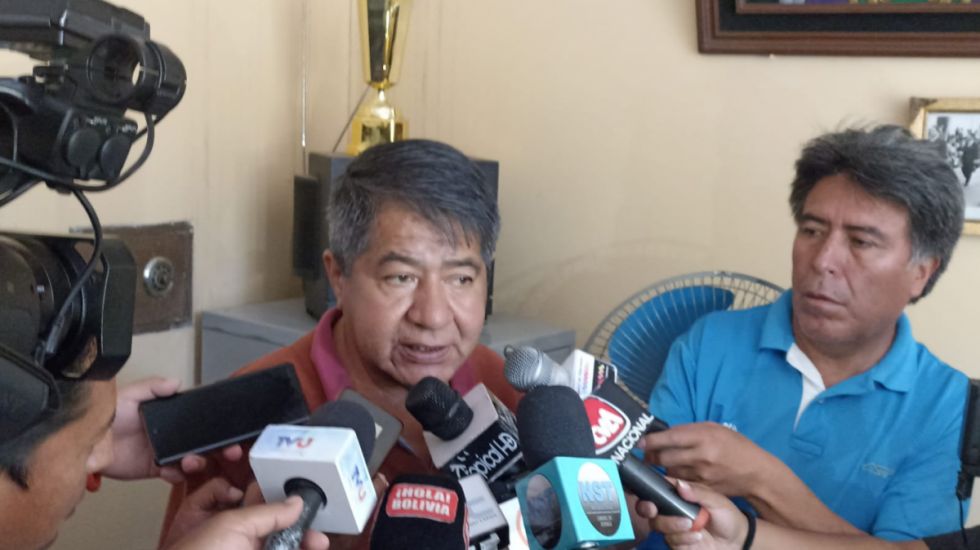 Transporte rechaza nacionalizar los autos chutos