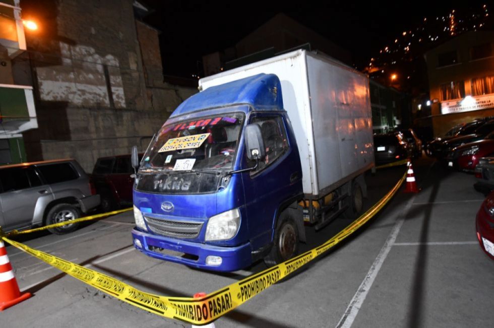 La Paz: pareja fue aprehendida por el rapto y tortura de dos hombres