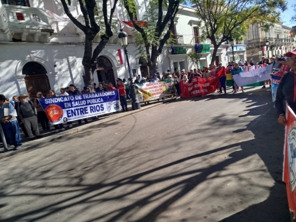 Salud de Tarija anuncia paro de 96 horas por bono de vacunación