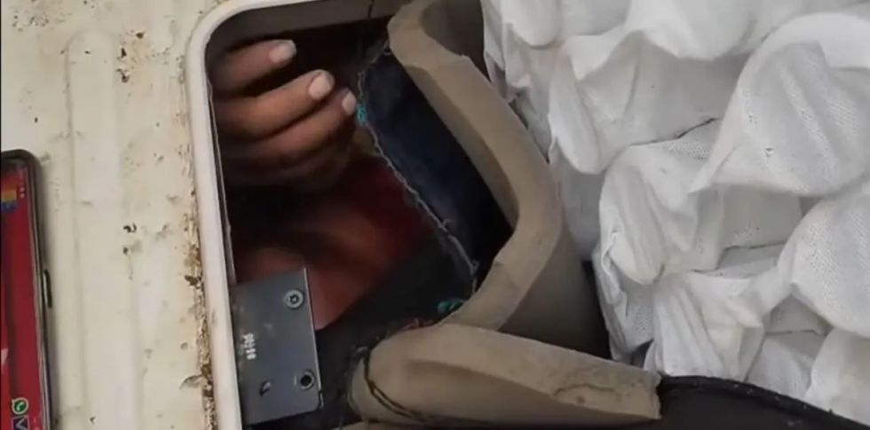 Rescatan con una amoladora a un hombre que agonizaba entre los fierros tras un accidente