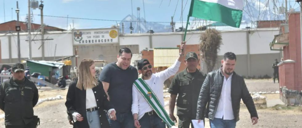 Luis Fernando Camacho: “Extraño a mi pueblo y quiero abrazar a mi gente”