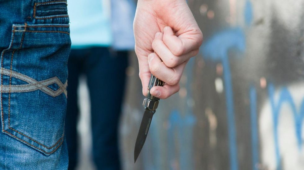 Hombre muere al defender a su hermana de una agresión 