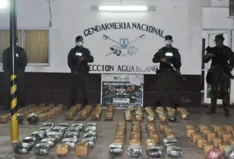 Enfrentamiento armado en Aguas Blancas termina con 175 kilos de droga secuestrados