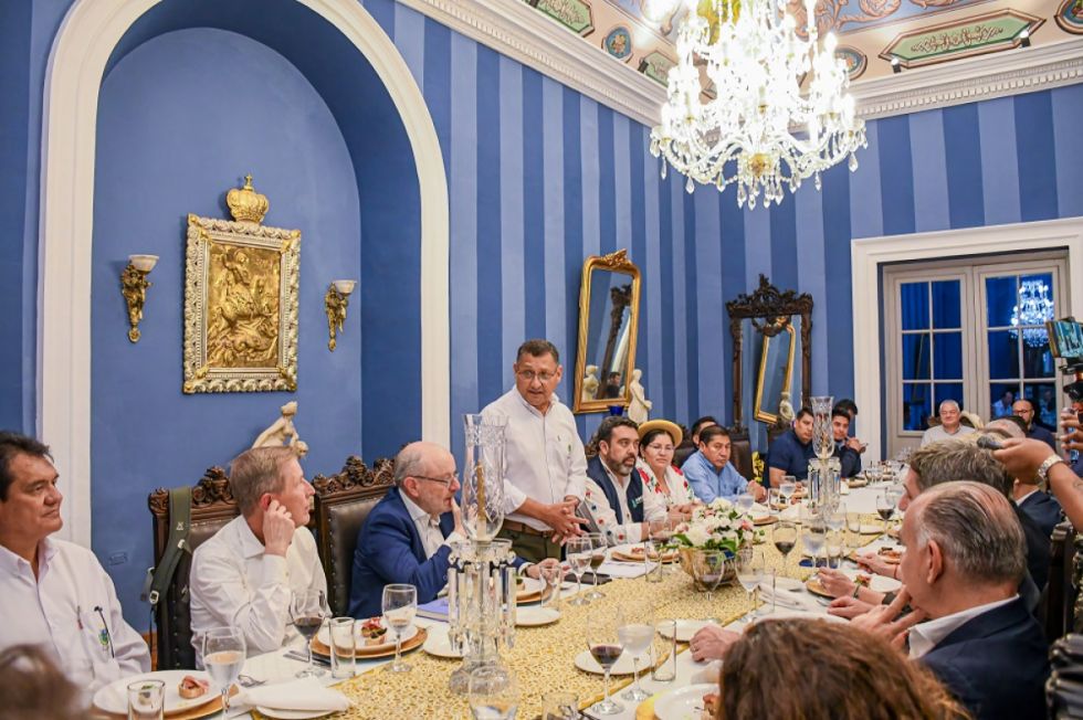 Gobernador expone acciones contra el cambio climático 