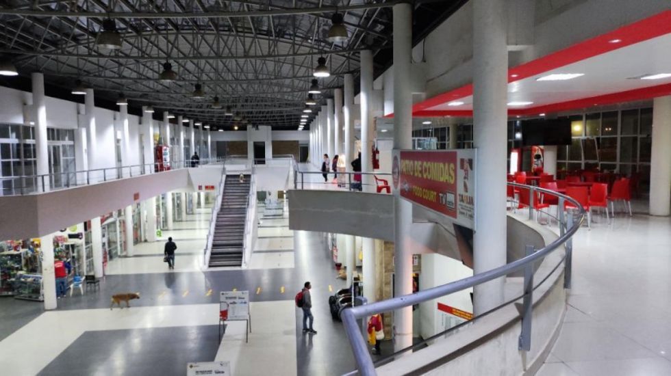 Crisis en la terminal de buses: caída del 50% en pasajeros obliga a recorte de personal