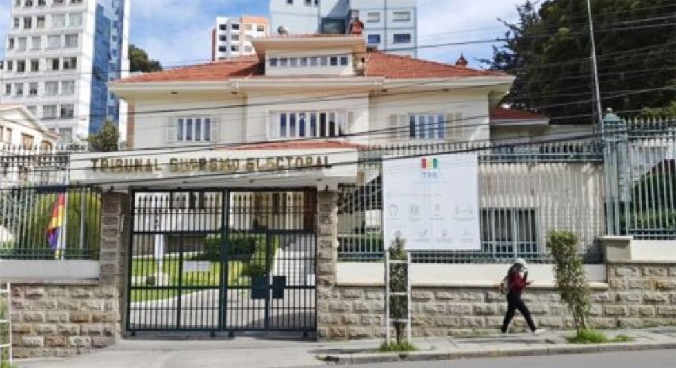 Denuncian intento de ‘golpe’ y prórroga del Legislativo