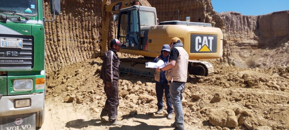 Viacha: suspenden actividades mineras ilegales