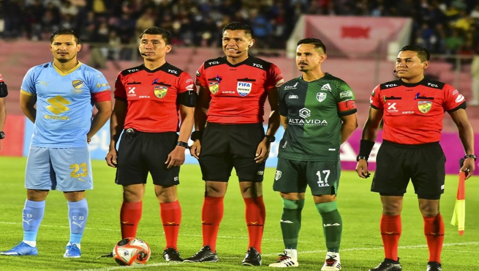 Árbitros son suspendidos por tres meses por anular un gol legítimo 